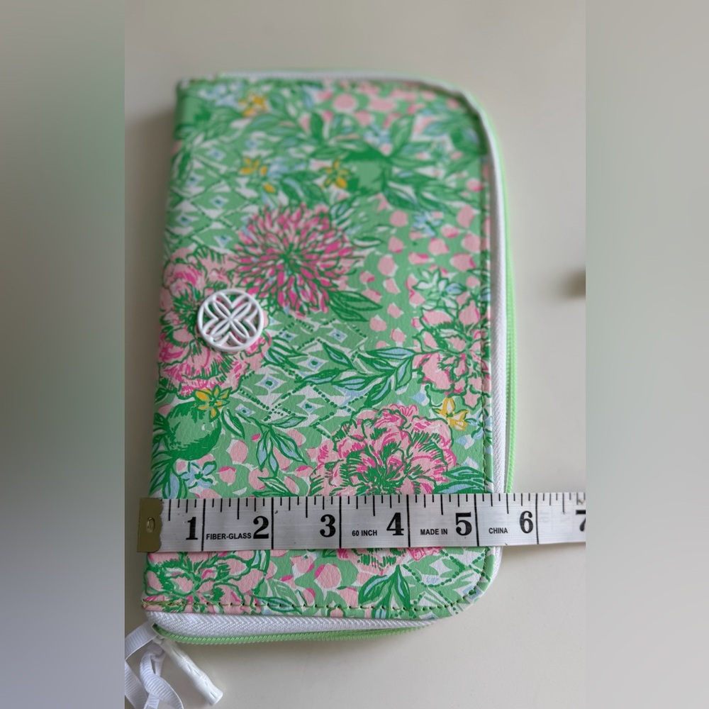 Lilly Pulitzer Green & Pink Floral Zip Travel Wallet perfect for your passport - Picture 7 of 8